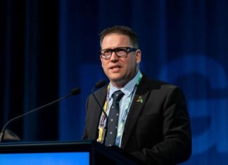 Gladstone Mayor urges state action on waste management